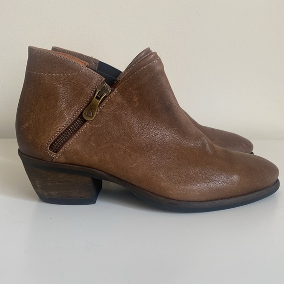 KANNA Brown Leather Ankle Booties Size 7.5 Pointed Toe Spain Fall 2025 Moto Chic - Picture 5 of 16